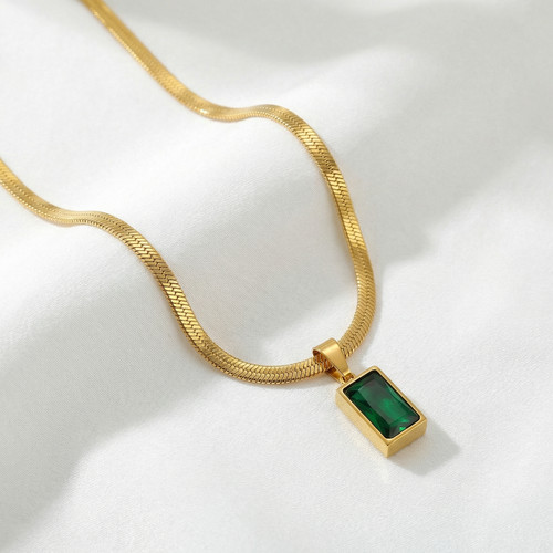 Schöne kette mit - kette, zirkon