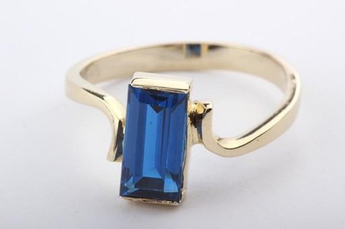 Ring mit synthetischem saphir - mit,